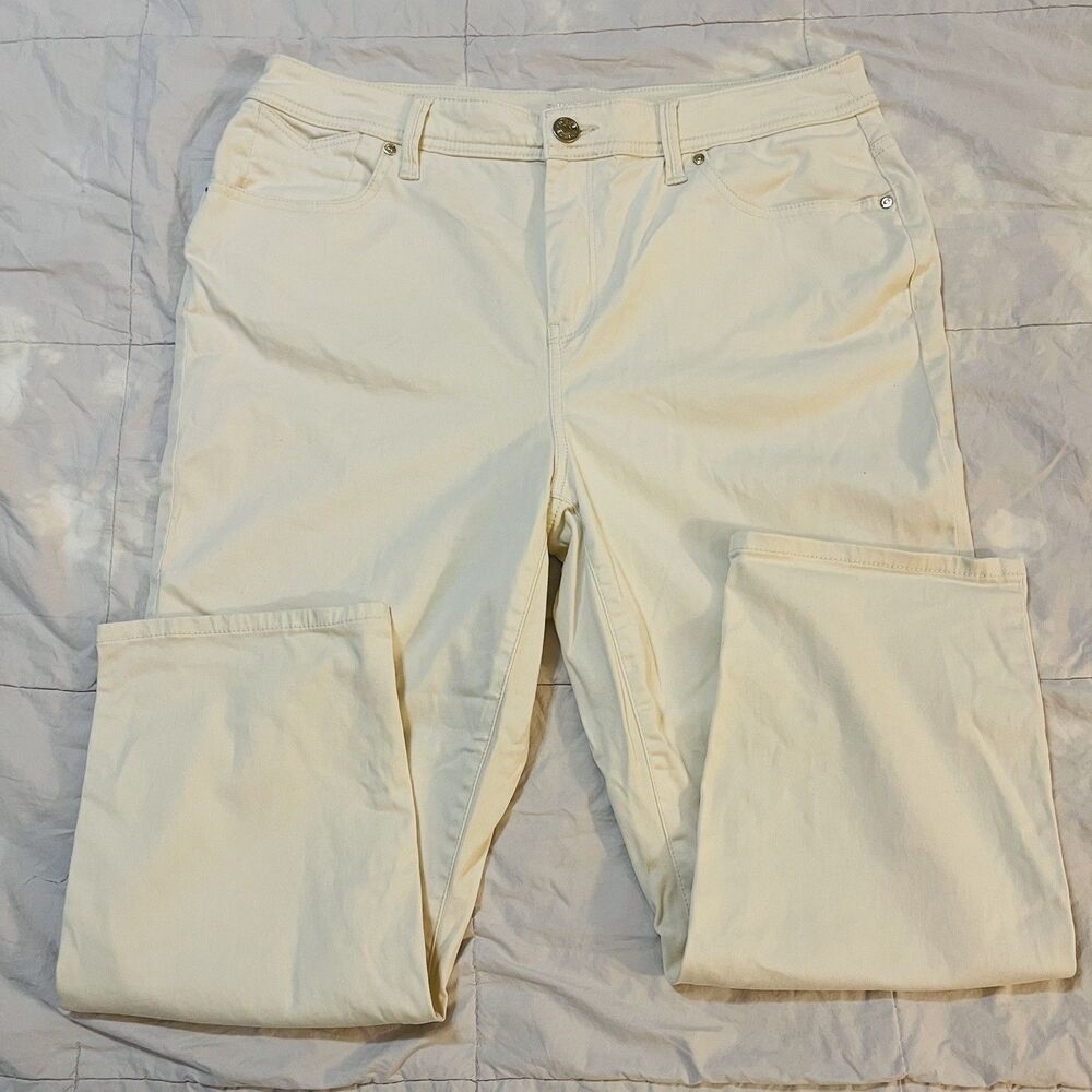 Chicos Slim Leg Crop Pants Womens 10 Beige Cream 5-Pocket Stretch Trousers